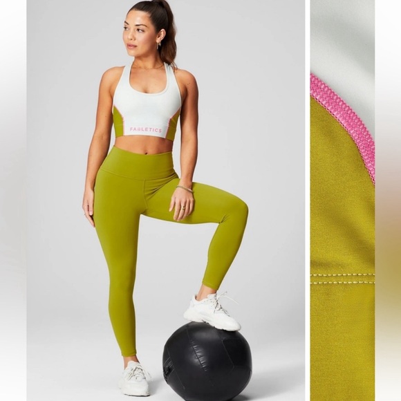 FABLETICS LIKE NEW CONDITION SPORTS BRA AND LEGGINGS - Picture 2 of 10